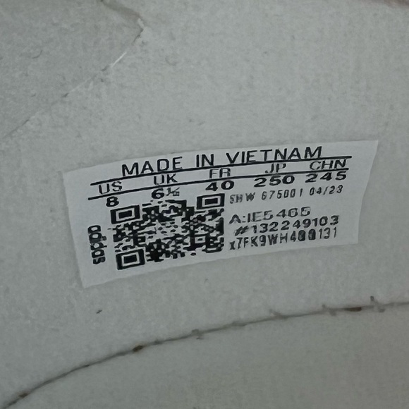 Adidas sneaker, bright white, brand new, size 8US - Picture 6 of 6